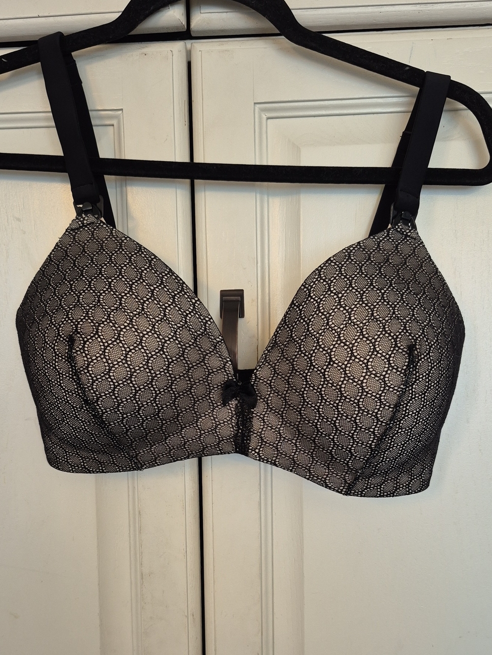 Thyme Maternity Black Lace-Overlay Maternity Nursing T-Shirt Bra